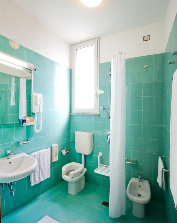 Hotel Ariston Bibione Habitación foto